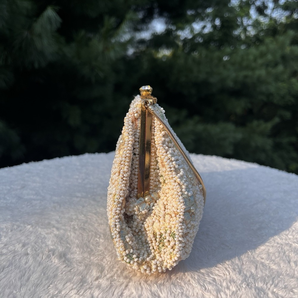 Vintage Beaded Floral Evening Bag White Seed Pearl Purse Frame Kiss Lock MCM - Picture 4 of 7